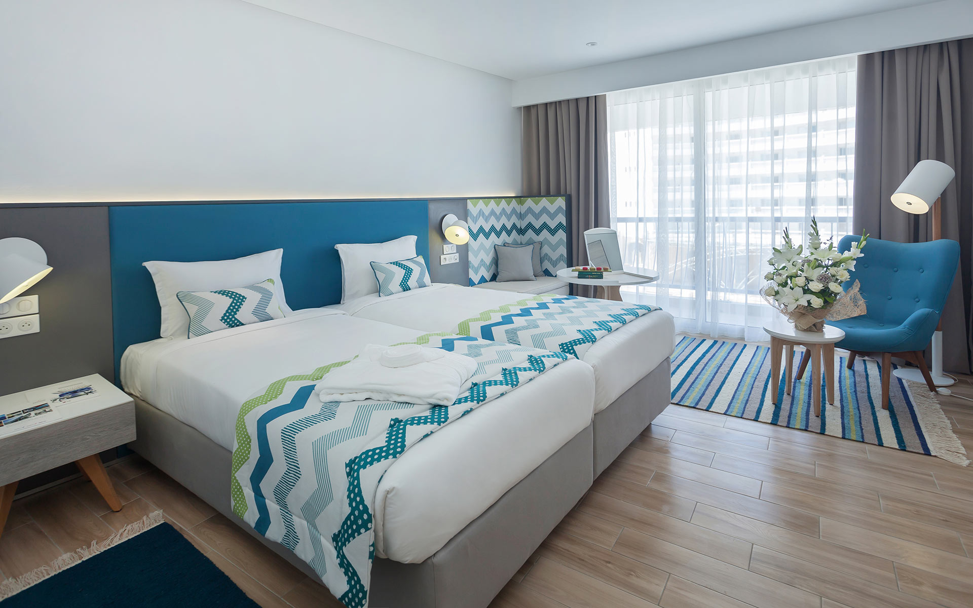 https://dawserandpartners.com/wp-content/uploads/2016/05/duble-bed-hotel-room.jpg